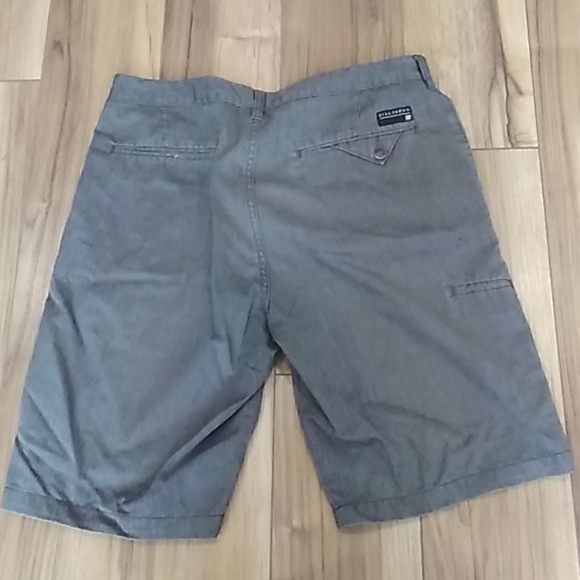 Shorts - Picture 3 of 4